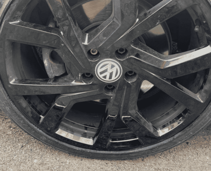 What To Do If You Get A Flat Tyre Step by Step (UK Driver's Guide)